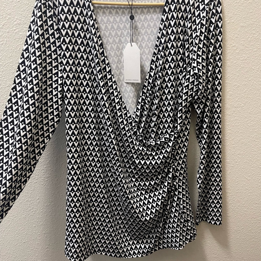Universal Standard Black and White Patterned Blouse